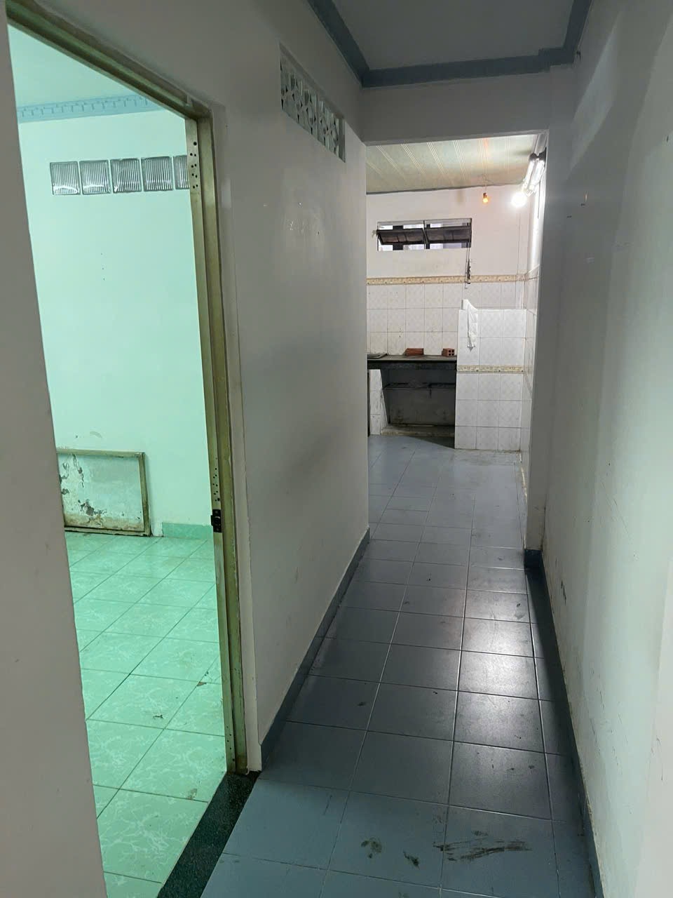 Bán Nhà mặt tiền Tây Sơn 4m x 12,5m Cấp 4 cũ