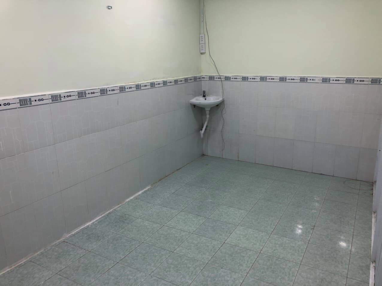 Bán Nhà mặt tiền Lê Cao Lãng 4x18.2 cấp 4,đường 13m