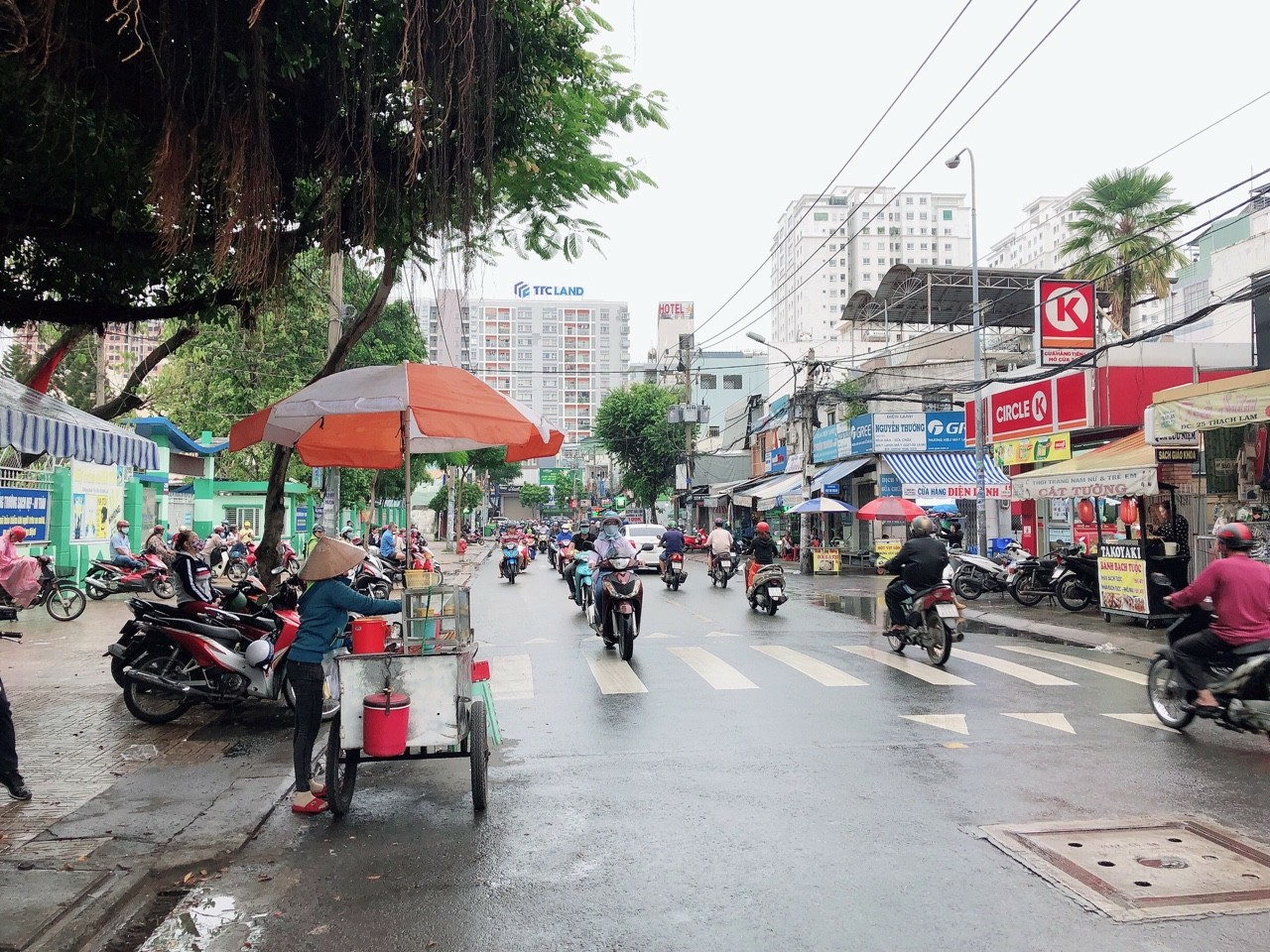 Bán Nhà mặt tiền Thạch Lam 5x10(50m2) 3 lầu st,đang thuê MB 10tr/th , SD 245m2,đường 16m