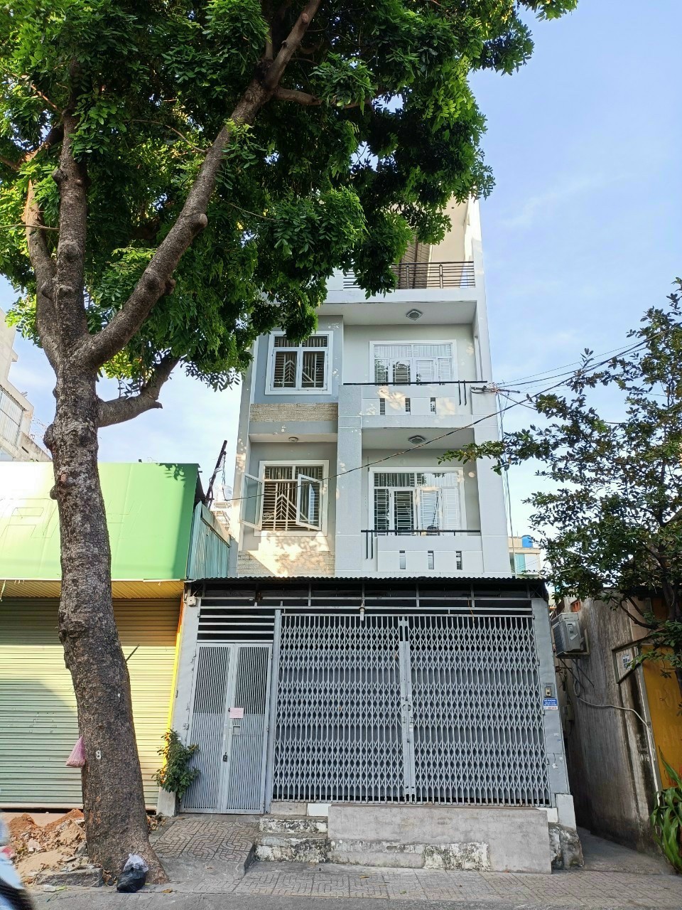 Bán Nhà mặt tiền Tân Quý 6x16(95m2) 2 lầu st , SD 300m2,đường 20m