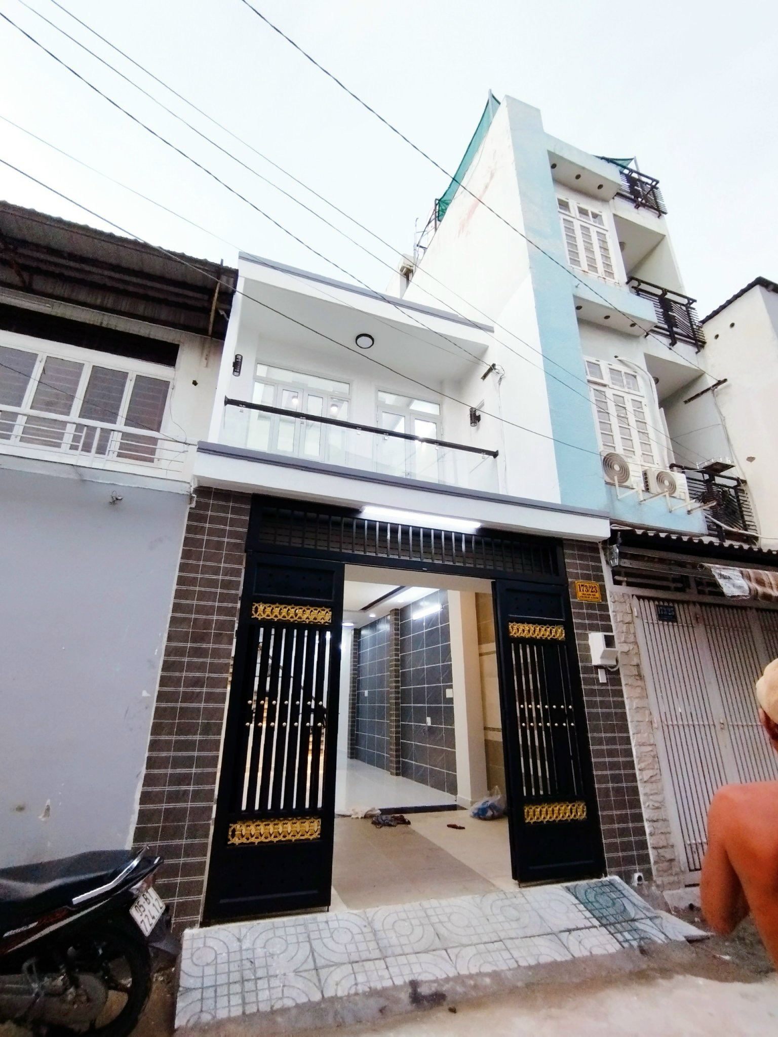 Bán Nhà hẻm Tân Sơn Nhì 4x11m 1 lầu,hẻm 6m thông