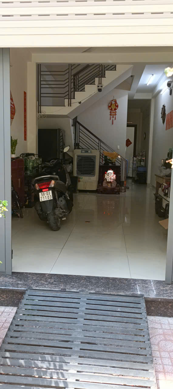 Bán Nhà hẻm Tô Hiệu 4.25m x 15.9m tóp 3. Trệt 2 lầu st