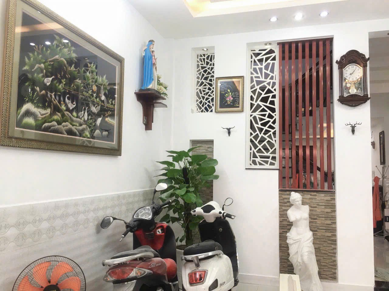 Bán Nhà mặt tiền Dân Chủ 4 x 16m 3 lầu 5pn 6wc