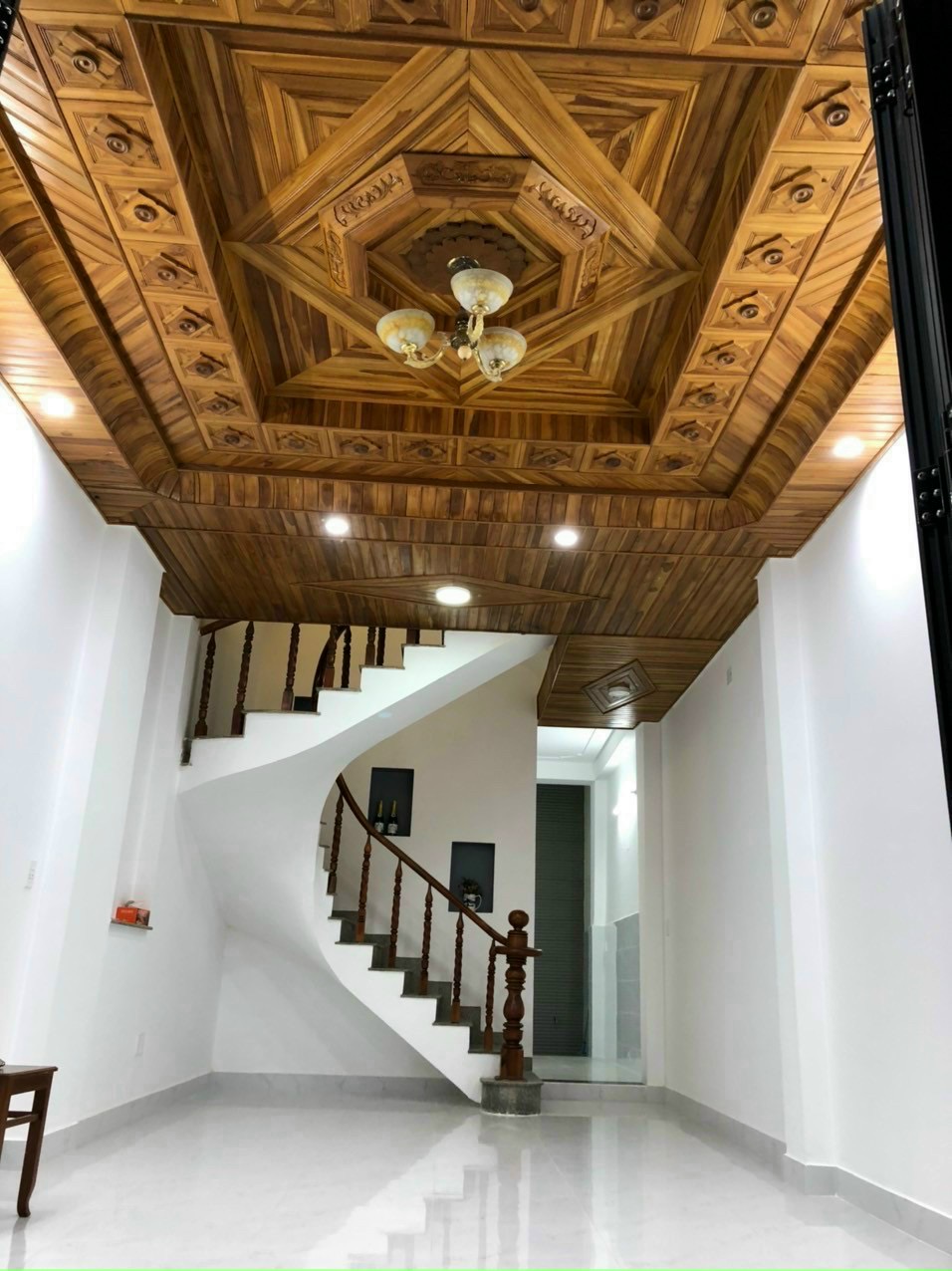 Bán Nhà hẻm Tân Hương 4x14.5m 2 lầu st nhà mới,hẻm 6m,4 pn,5wc