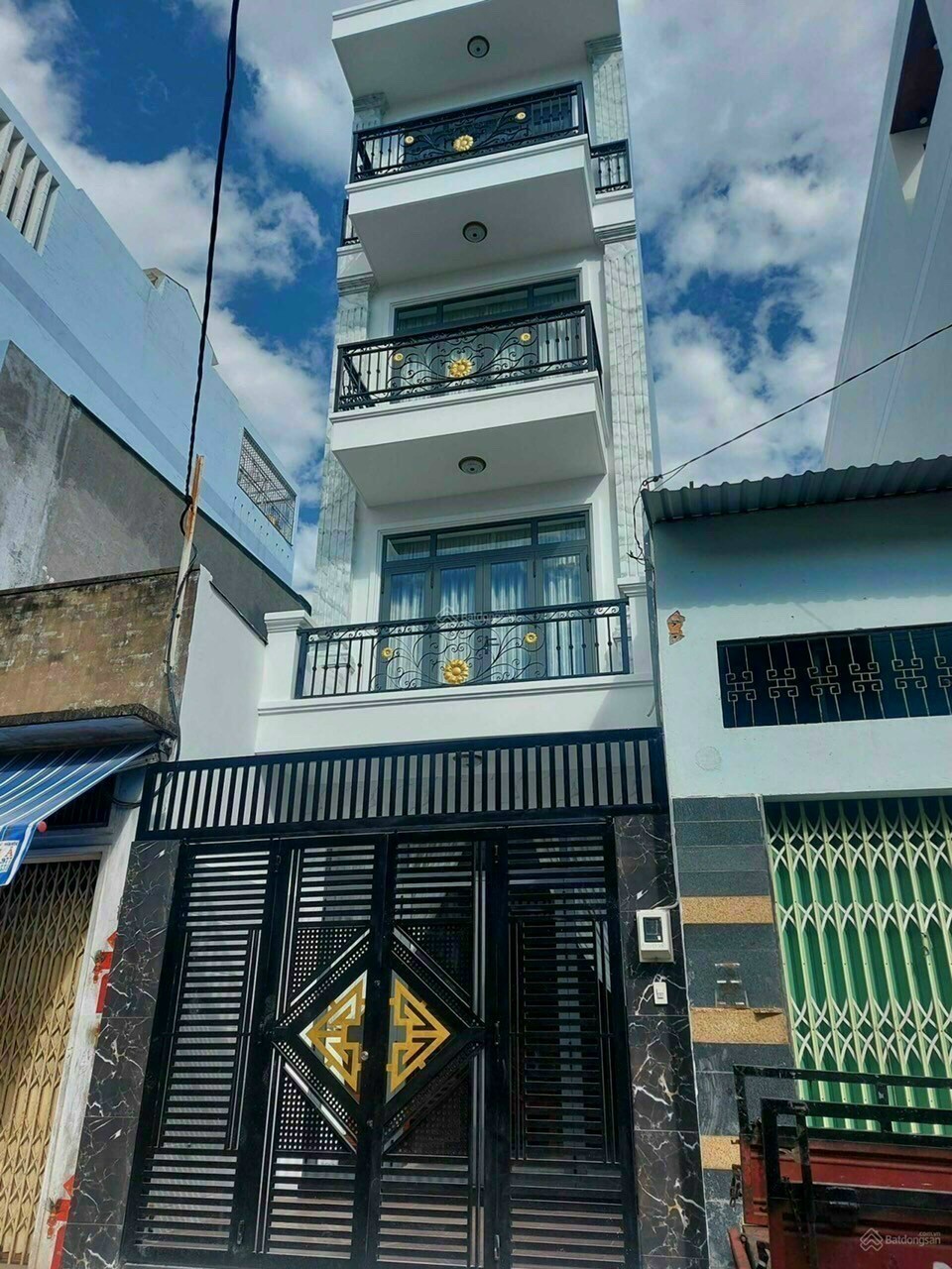 Bán Nhà hẻm Thoại Ngọc Hầu 4x18 2 lầu st,hẻm 10m