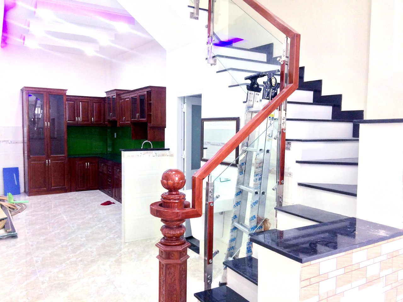 Bán Nhà mặt tiền Số 18 4.3(3.2)x13.5 ( 50m2 2 lầu st,đường 12m 