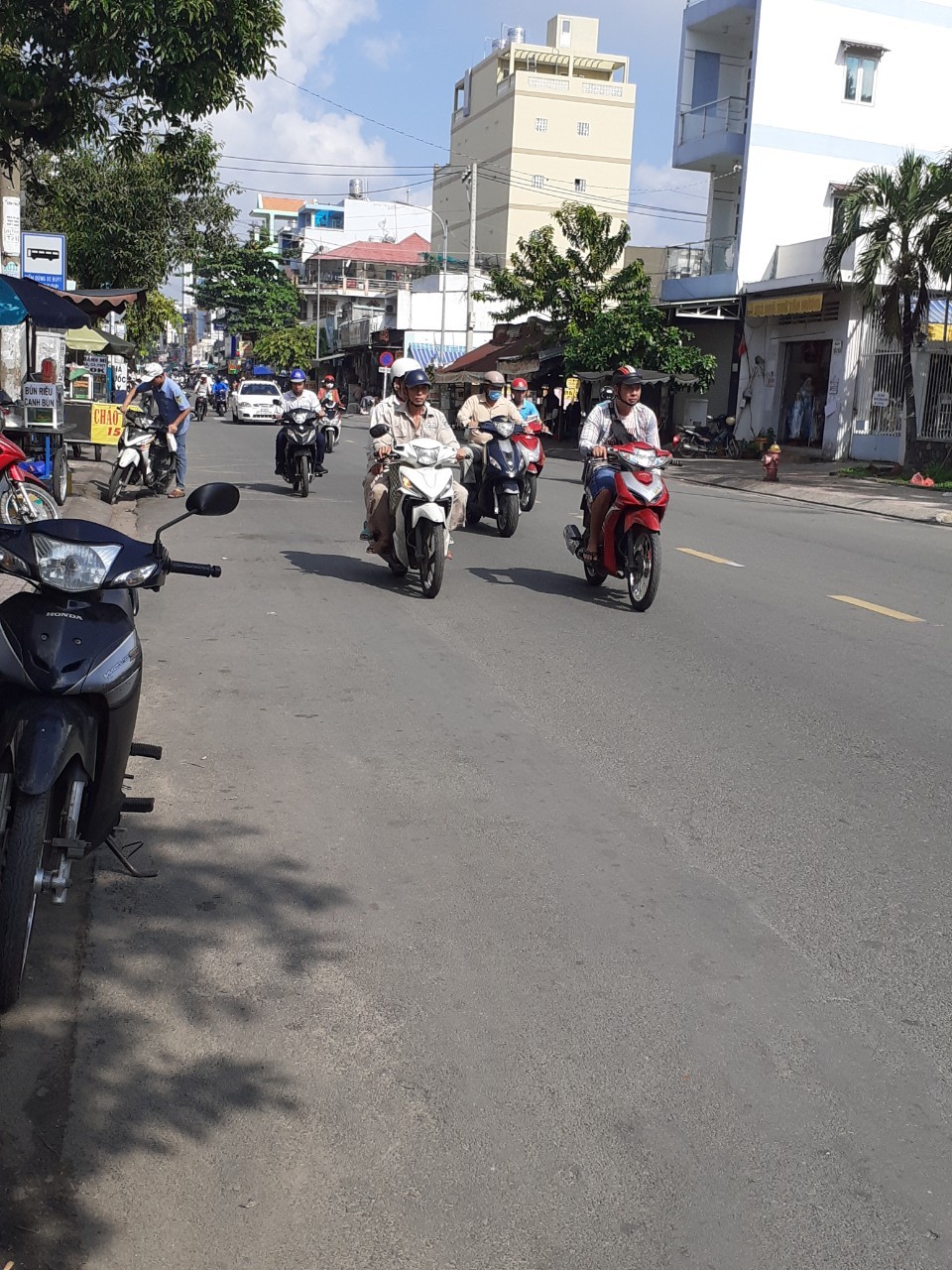 Bán Nhà mặt tiền Tân Hương 4x18(72) 3 lầu st,SD 322m2,đường 20m
